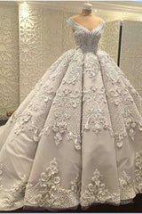 Gorgeous Sleeveless V Neck Lace Appliques Ball Gown Wedding Dresses