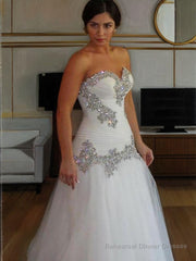 A-Line/Princess Sweetheart Floor-Length Tulle Wedding Dresses With Rhinestone