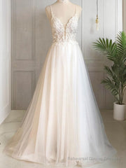 A-Line/Princess V-neck Sweep Train Tulle Wedding Dresses With Appliques Lace