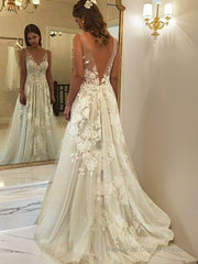 A-Line/Princess V-neck Sweep Train Tulle Wedding Dresses With Appliques Lace