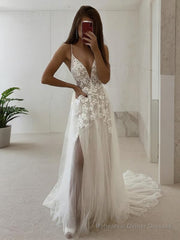 A-Line/Princess V-neck Court Train Tulle Wedding Dresses With Leg Slit