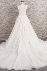 Beautiful Long A-line Tulle Lace Appliques Backless Wedding Dress