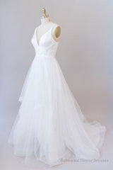 Beautiful V-neck Tulle A-line Wedding Dress