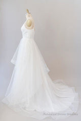 Beautiful V-neck Tulle A-line Wedding Dress