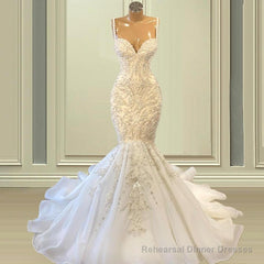 Biztunnel Elegant Long Mermaid Sweetheart Sleeveless Tulle Lace Wedding Dress