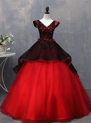 Black Dark Red Tulle V-neck Appliques Quinceanera Dress