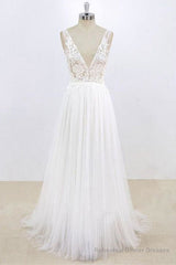 Deep V-neck Lace A-line Tulle Wedding Dress