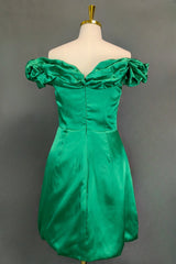 Emerald Green Sheath/Column Off-the-Shoulder Sleeveless Satin Short/Mini Homecoming Dress With Ruffles