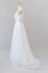 Long A-line Open Back V-neck Lace Tulle Wedding Dress