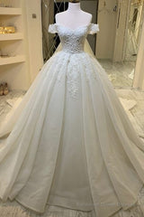 Long A-Line Sweetheart Off-the-Shoulder Appliques Lace Ruffles Wedding Dress