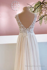 Long A-Line Sweetheart Tulle Backless Wedding Dress With Floral Lace