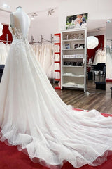 Long A-line Tulle Sleevless Ruffles Jewel Wedding Dress With Lace Appliques