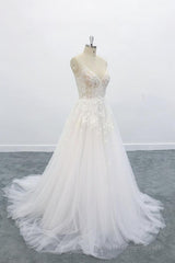 Long A-line V-neck Backless Appliques Lace Tulle Wedding Dress