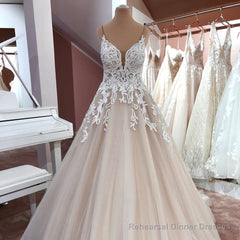 Long A-Line V-neck Spaghetti Straps Backless Appliques Lace Tulle Wedding Dress