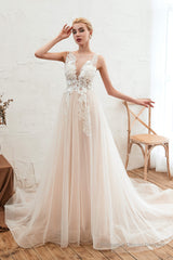 Round Neckline Sleeveless A-line Lace Up Sweep Train Lace Appliques Wedding Dresses