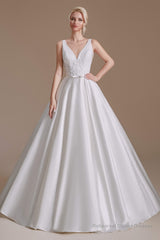 V Neck Sleeveless Satin Handmade Back Wedding Dresses