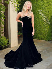 Trumpet/Mermaid Strapless Sweep Train Velvet Evening Dresses