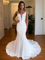 Trumpet/Mermaid V-neck Chapel Train Charmeuse Wedding Dresses