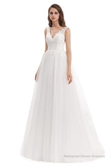 Tulle V-neck Appliques Wedding Dresses