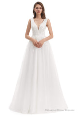 Tulle V-neck Backless Appliques Wedding Dresses