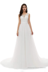 White Tulle Scoop Neck Lace Appliques Beading Wedding Dresses